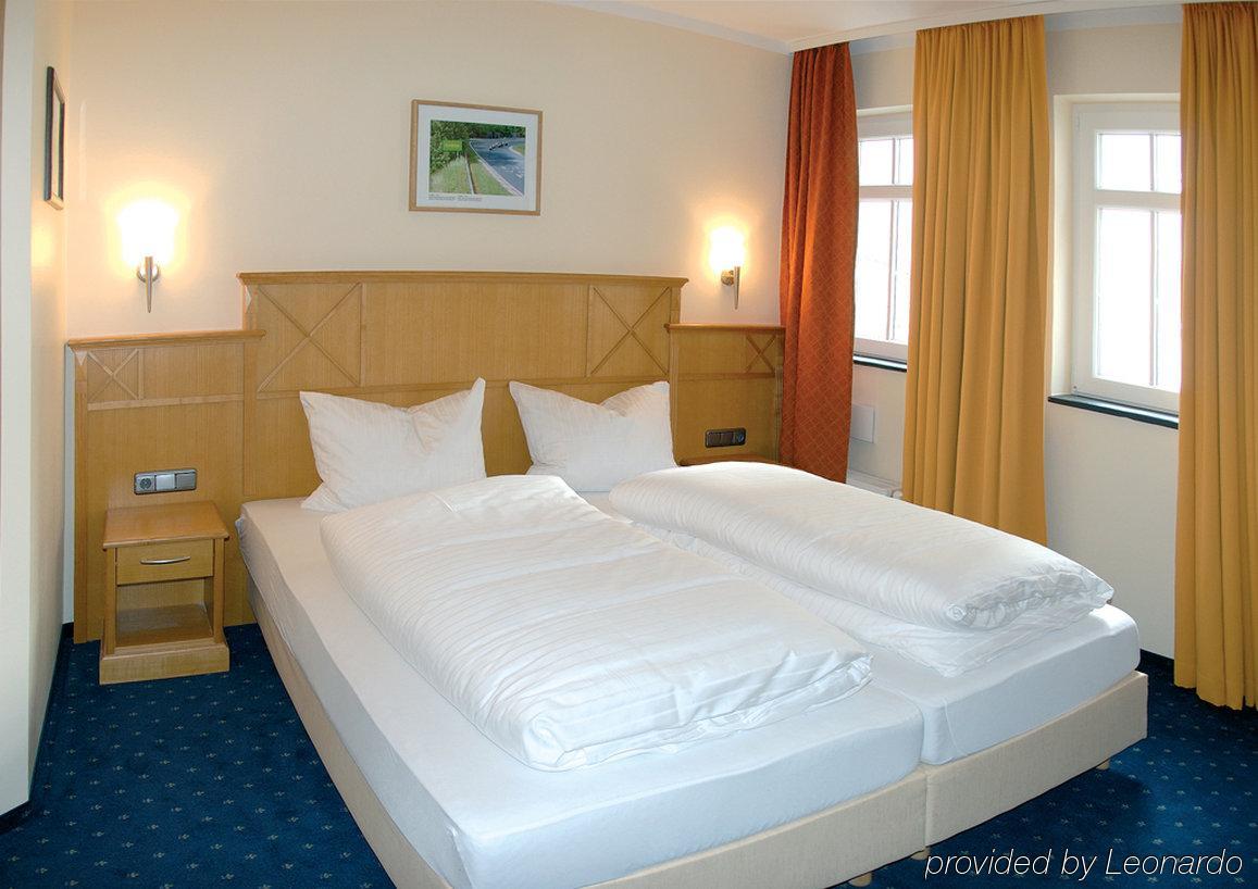 Hotel Blaue Ecke Adenau Rom bilde